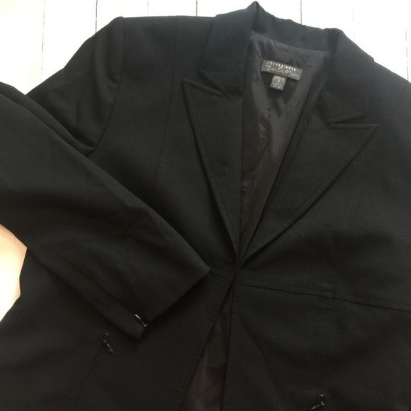 CLASSIQUES ENTIER Petite Black Blazer 6P EUC - Picture 3 of 8